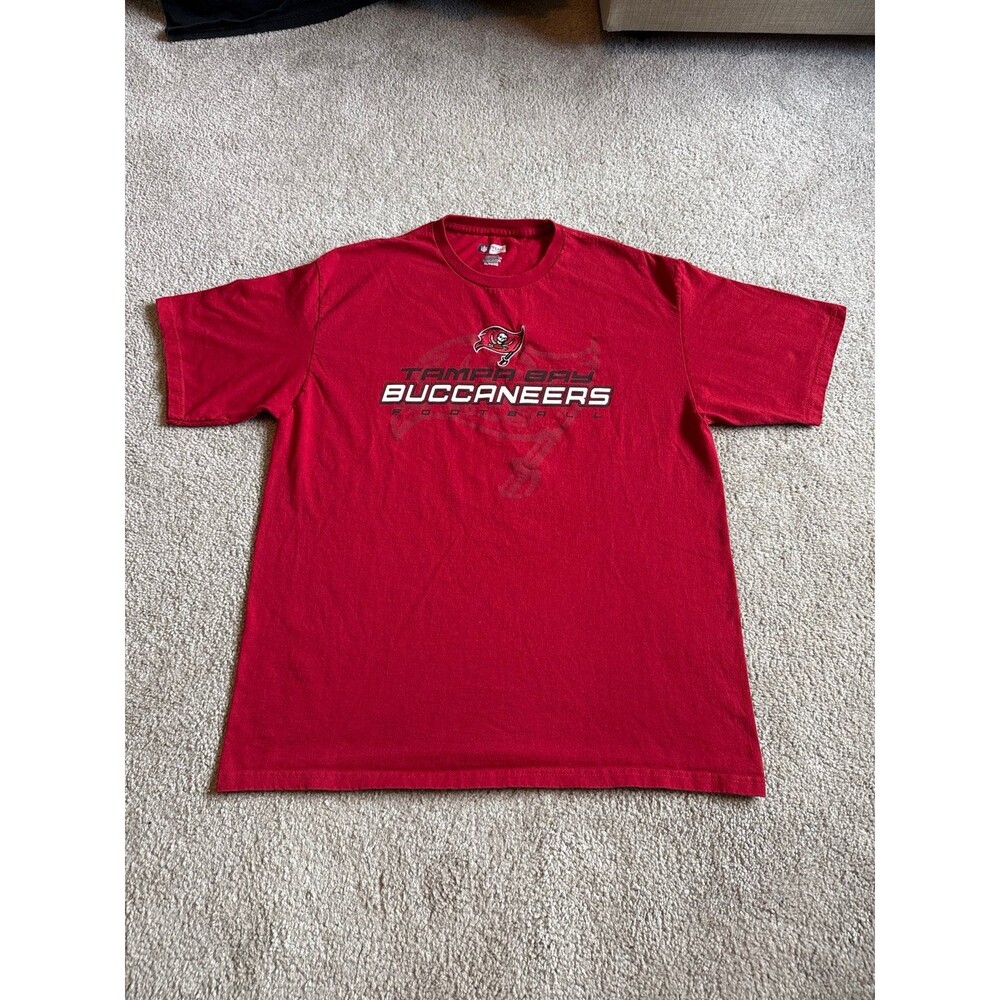 Tampa Bay Buccaneers Embroidered Men’s NFL Tee Size XL